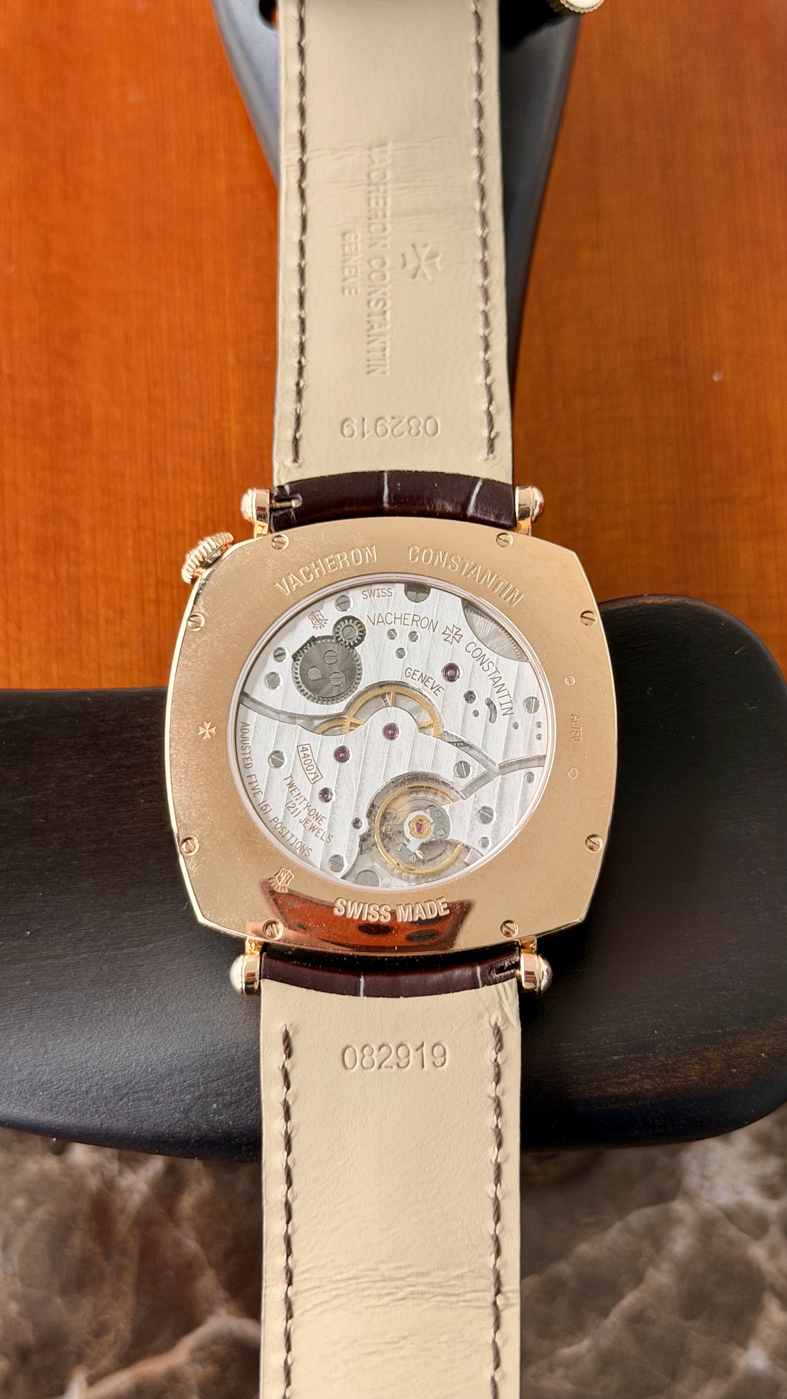 Calibre 4400 AS caseback